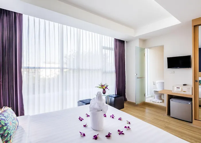 Solo Express Sukhumvit 81 Hotel